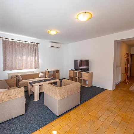 Xlsuite Comfort * Pöstyén